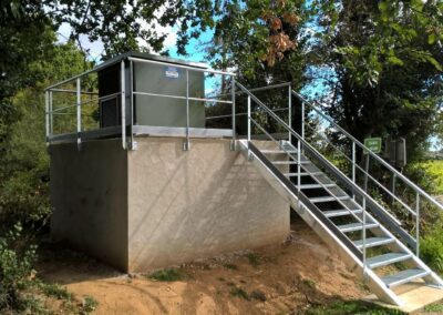 Escalier moderne en métal en Occitanie